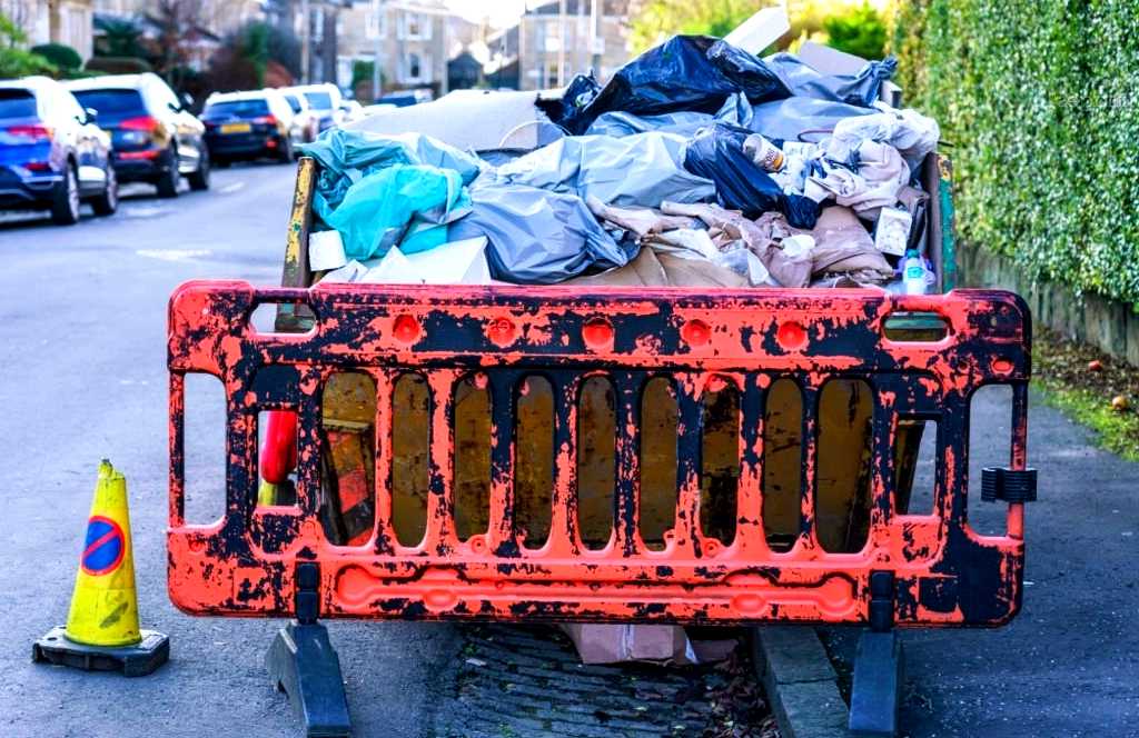 Rubbish Removal Services in Cross End